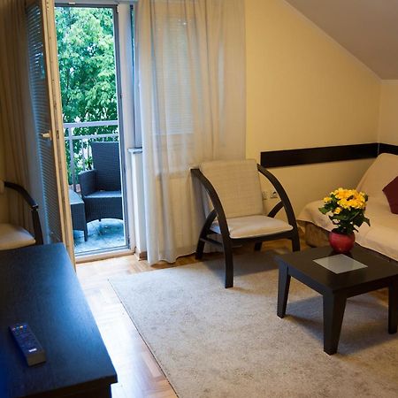Villa Forest Beograd Bagian luar foto